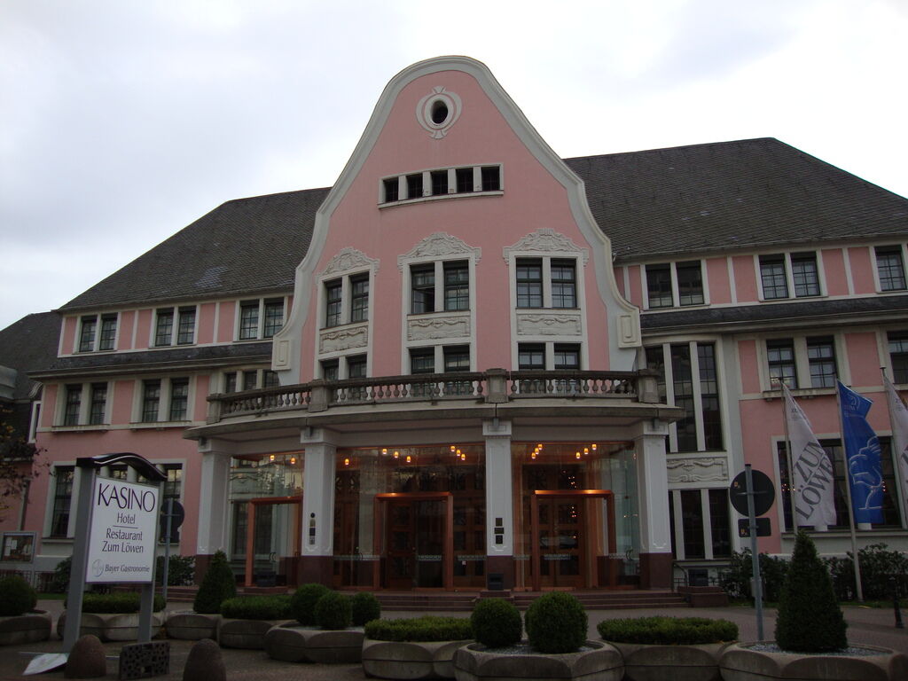 Kasino Hotel Leverkusen Exteriör bild